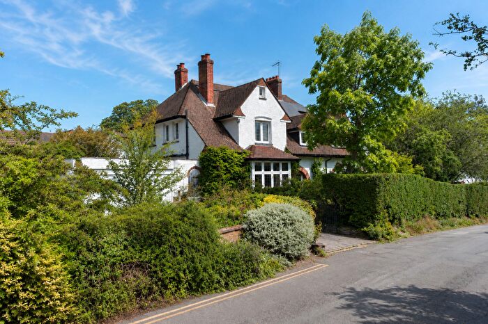 4 Bedroom Detached House For Sale In The Mead, Ashtead, KT21
