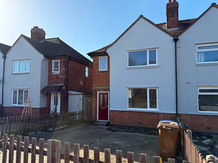 3 Bedroom Semi-Detached House For Sale In Devon Close, Stapenhill, DE15