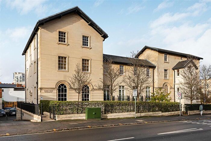 1 Bedroom Flat For Sale In Eldon Lodge, Reading, RG1