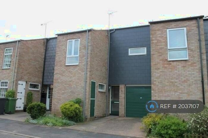 3 Bedroom Terraced House To Rent In Grenfell Close, Leamington Spa, CV31