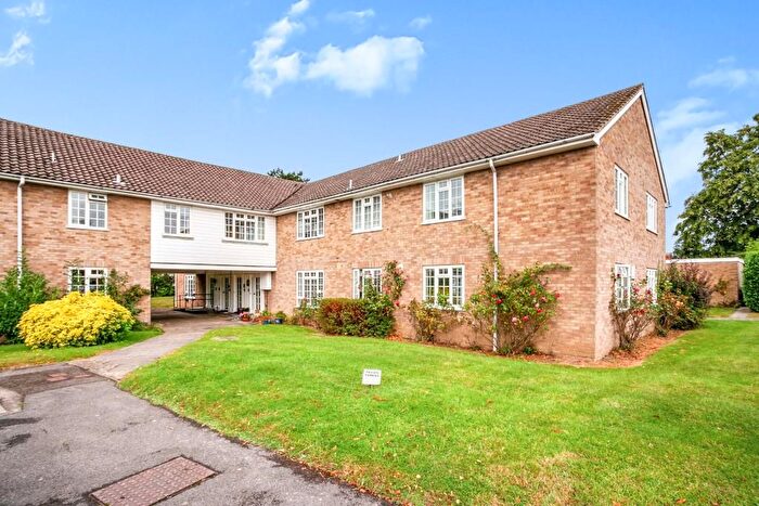 2 Bedroom Maisonette To Rent In Chiltern Way, Tonbridge, TN9