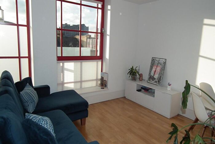 1 Bedroom Flat To Rent In Highbury Stadium Square, London -Epc Rating B, N5
