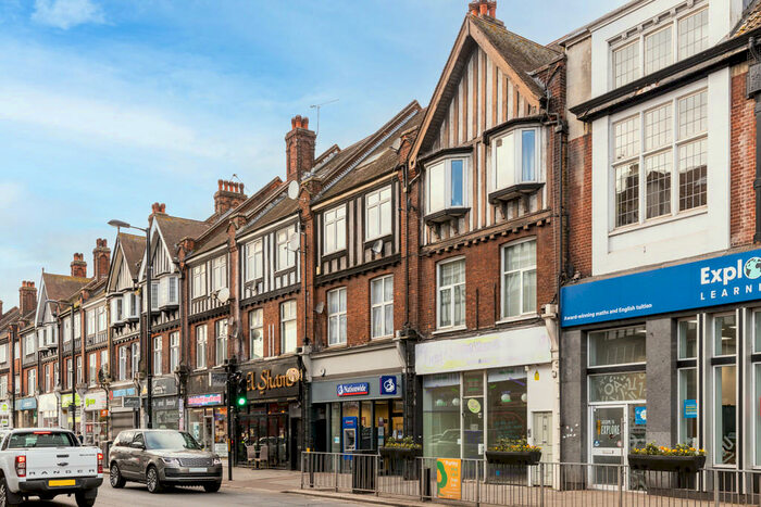 Flat To Rent In Brighton Road, CR8