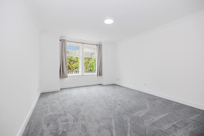 2 Bedroom Flat To Rent In L Lauriston Gardens, Edinburgh, EH3