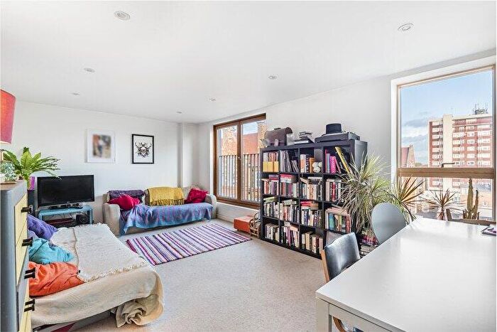 2 Bedroom Flat For Sale In Mylne Apartments, London, Greater London, N16