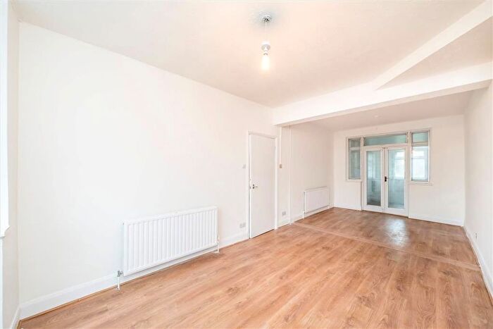 3 Bedroom Property To Rent In Lyndon Avenue, Sidcup, DA15