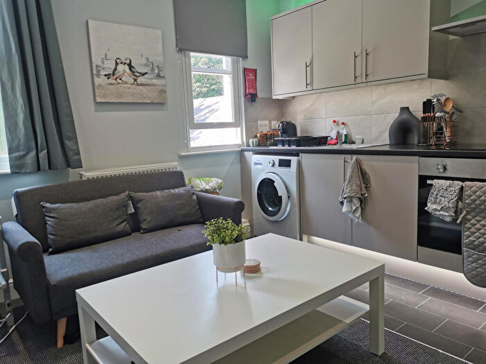 2 Bedroom Flat To Rent In Ethelbert Road, Canterbury, CT1