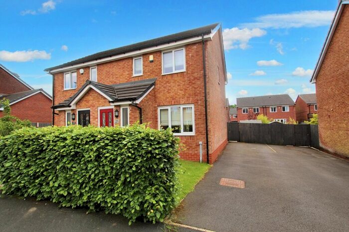 3 Bedroom Semi-Detached House To Rent In Apple Tree Way, Rochdale, OL16