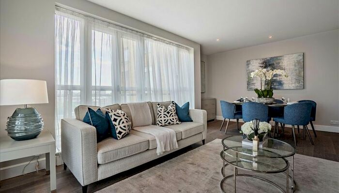 2 Bedroom Flat To Rent In Westferry Circus, London, E14