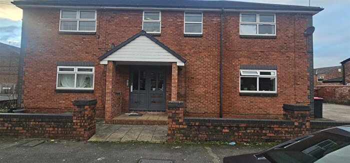 2 Bedroom Flat To Rent In Cannon Street, Eccles, Manchester, M30