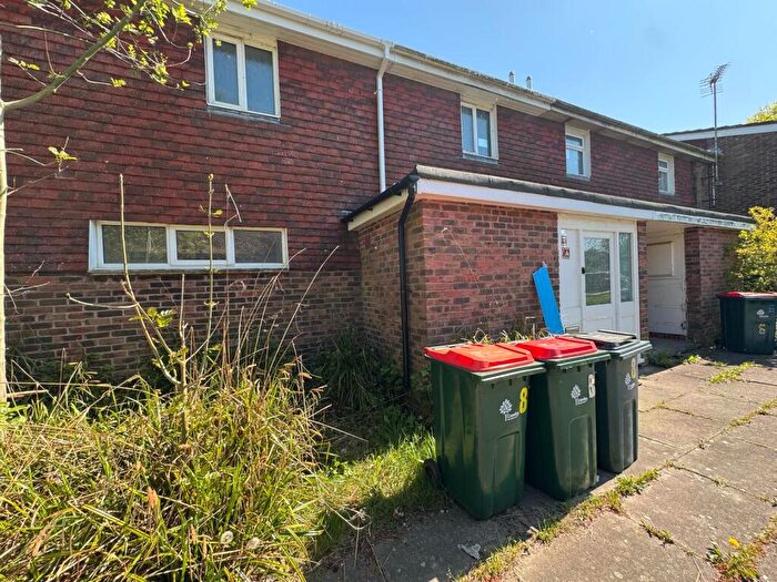 3 Bedroom House To Rent In Eddington Hill, Crawley, RH11