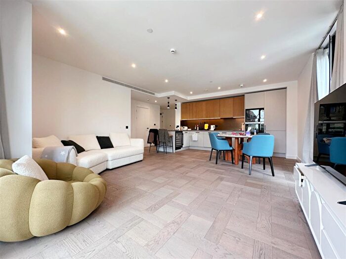 2 Bedroom Flat To Rent In Merino Gardens, London Docks, E1W