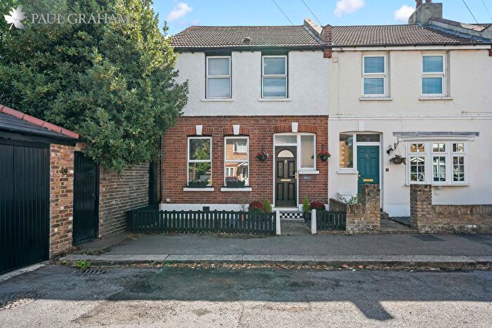 2 Bedroom End Of Terrace House For Sale In Mint Road, Wallington, SM6