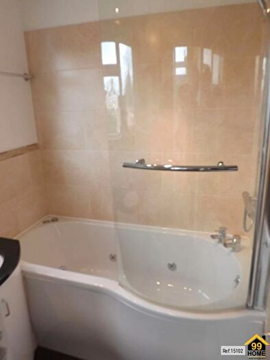 1 Bedroom Flat To Rent In Wellington Road, Hampton Hil, Middlesex, TW12