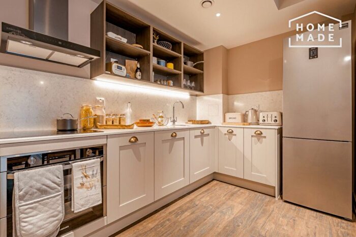 2 Bedroom Flat To Rent In Canada Gardens, Wembley, HA9