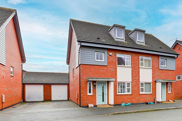 4 Bedroom Semi Detached House For Sale In Summer Crescent, Beeston, NG9