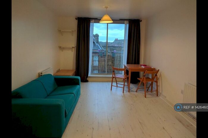 1 Bedroom Flat To Rent In Cooperative House, London, SE15