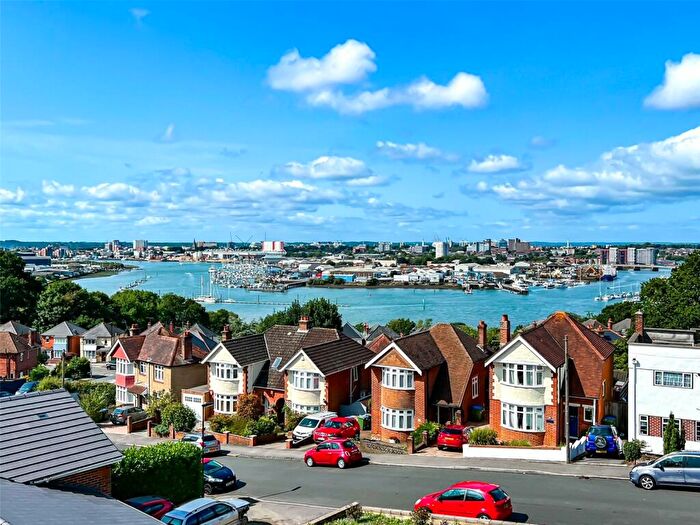 3 Bedroom Detached House For Sale In Bitterne Way, Southampton, Hampshire, SO19