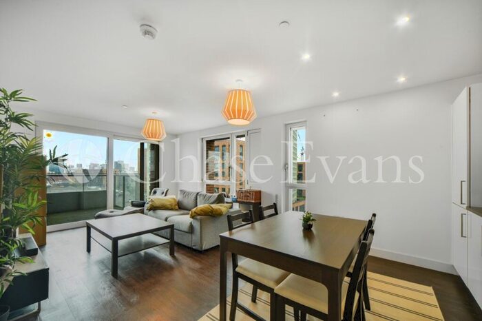 3 Bedroom Apartment To Rent In Marner Point, St Andrews, Bow, E3