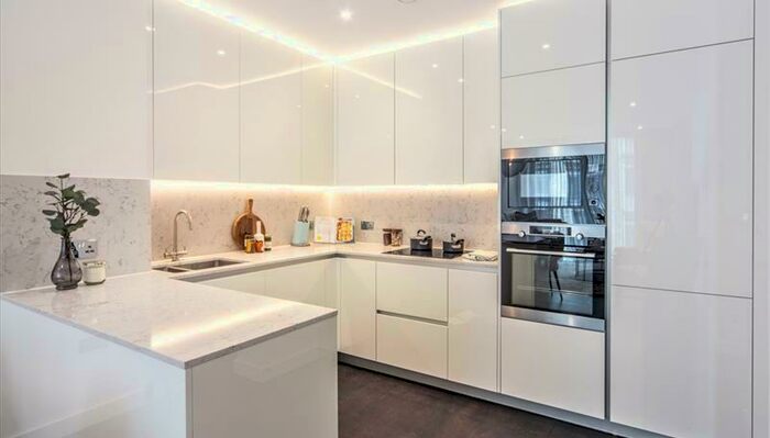 2 Bedroom Apartment To Rent In Thornes House, Charles Clowes Walk, London, SW11