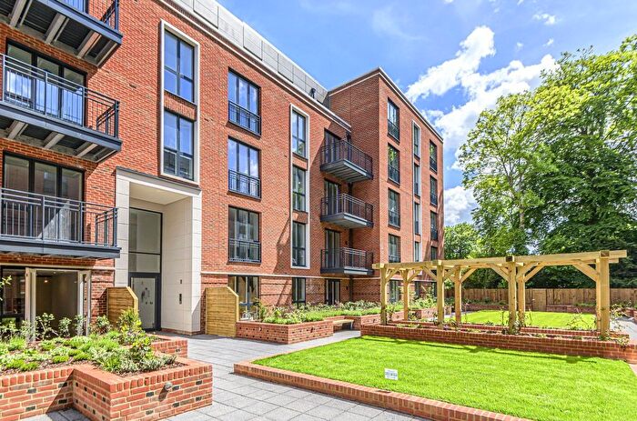 1 Bedroom Flat For Sale In Fellowes Rise, Winchester, Hampshire, SO22