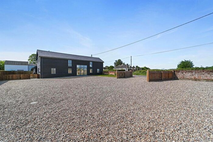 4 Bedroom Barn Conversion For Sale In Whitehall Lane, Thorpe-Le-Soken, CO16