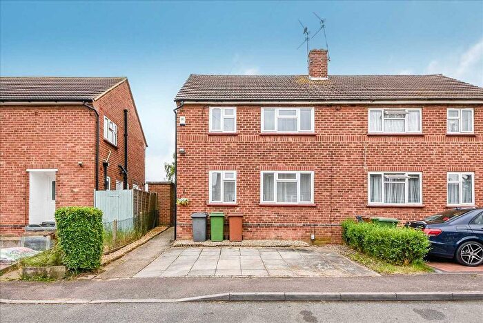 3 Bedroom Semi-Detached House To Rent In Windsor Road, Wellingborough, NN8