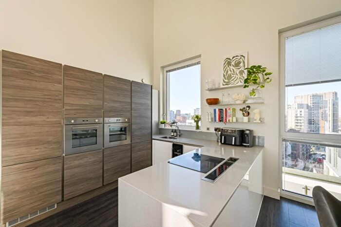 2 Bedroom Penthouse For Sale In Thanet Tower, Royal Docks, London, E16