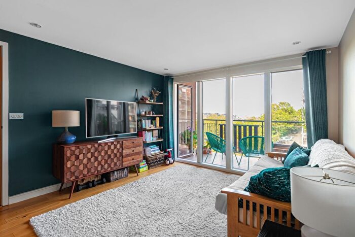 2 Bedroom Flat For Sale In Seren Park Gardens, London, SE3