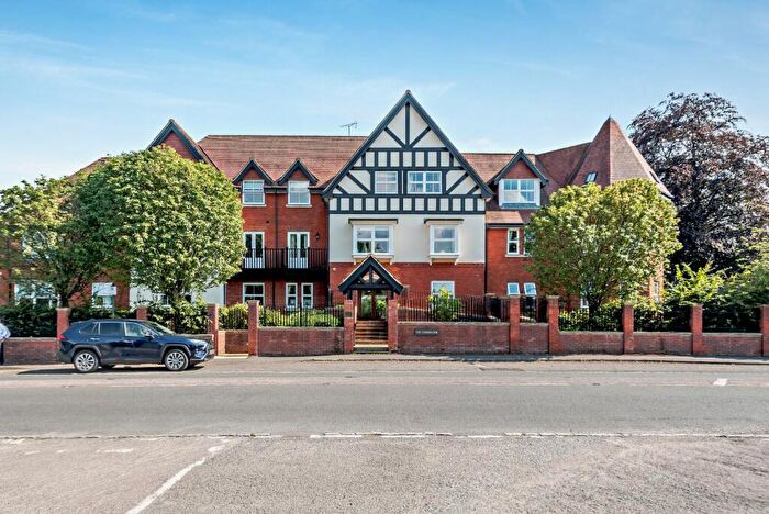 2 Bedroom Flat To Rent In London Road, Sunningdale, Ascot, Berkshire, SL5