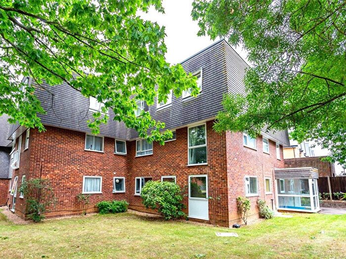 2 Bedroom Flat To Rent In Alma Road, Windsor, Berkshire, SL4
