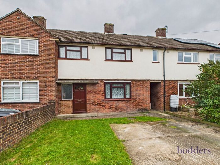 3 Bedroom Terraced House For Sale In Fairway, Chertsey, Surrey, KT16