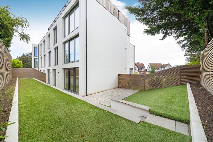 2 Bedroom Apartment For Sale In Albemarle Road, Beckenham, BR3