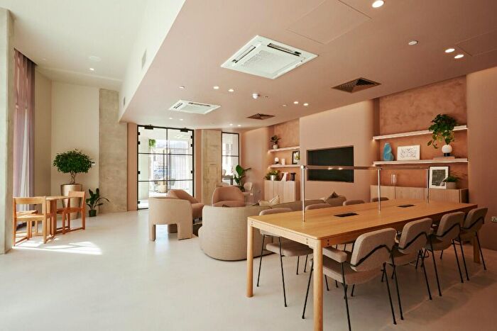 2 Bedroom Apartment To Rent In Apt, Addington Street, Manchester, Greater Manchester, M4