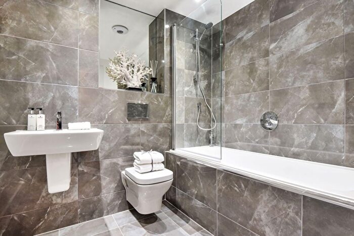1 Bedroom Flat For Sale In Queens Road, Farnborough, GU14