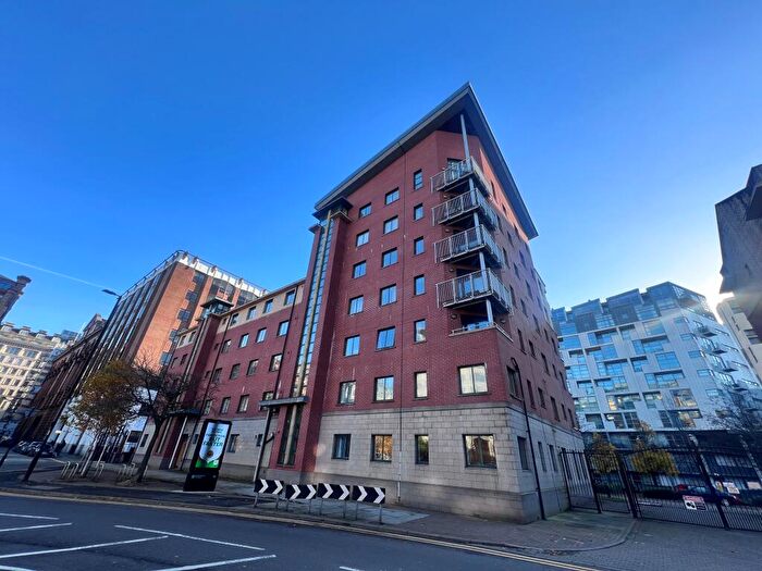 3 Bedroom Apartment To Rent In Great Bridgewater Street, City Centre, M1