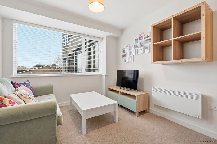 1 Bedroom Flat For Sale In Queens Moat House, St. Edwards Way, Romford, Greater London, RM1