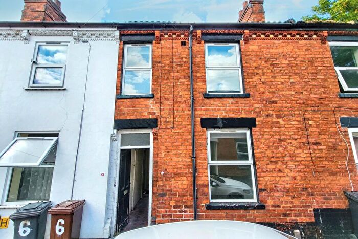 2 Bedroom Terraced House For Sale In Percy Street, Lincoln, Lincolnshire, LN2
