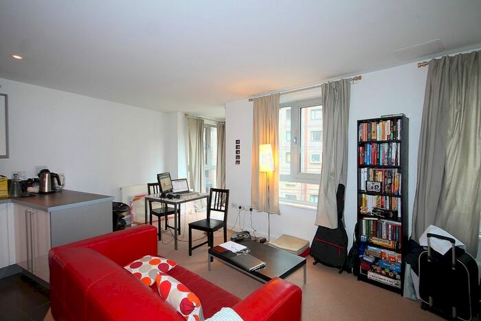 1 Bedroom Flat To Rent In Buckler Court, Eden Grove, London, N7