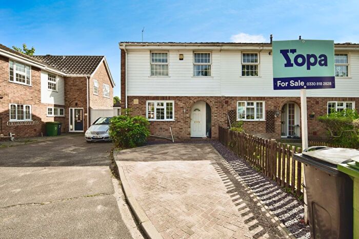 3 Bedroom End Of Terrace House For Sale In Staplers Court, Penenden Heath, Maidstone, ME14