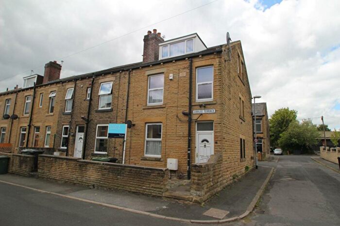 2 Bedroom House To Rent In Jubilee Terrace, Morley, Leeds, West Yorkshire, LS27