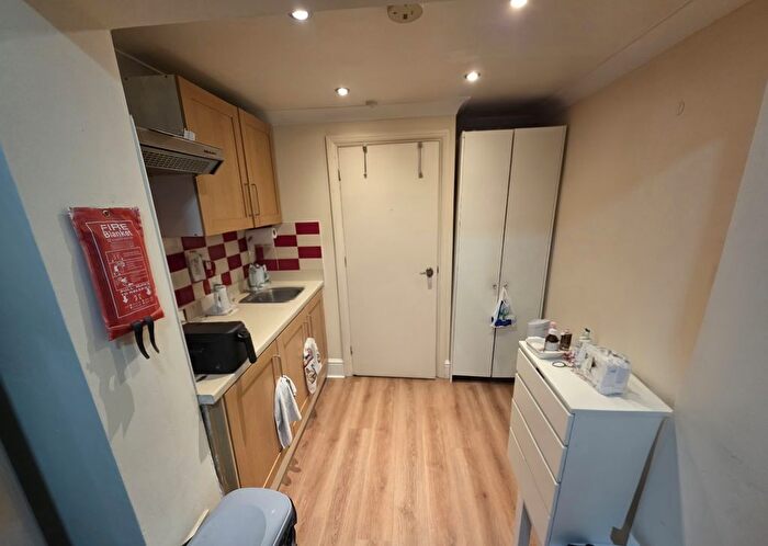 Studio To Rent In Perth Road, Ilford, Gantshill, Ig6