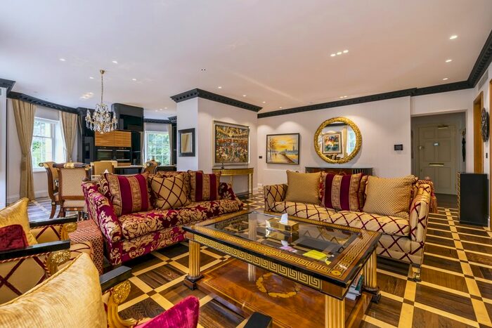 4 Bedroom Flat To Rent In Hyde Park Square, London, W2