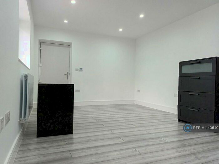 Studio To Rent In St Albans, St Albans, AL4