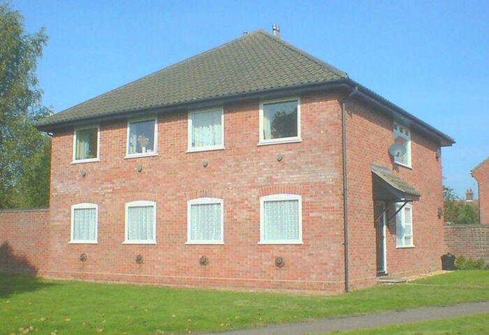 2 Bedroom Flat To Rent In Warren Avenue, Fakenham, NR21