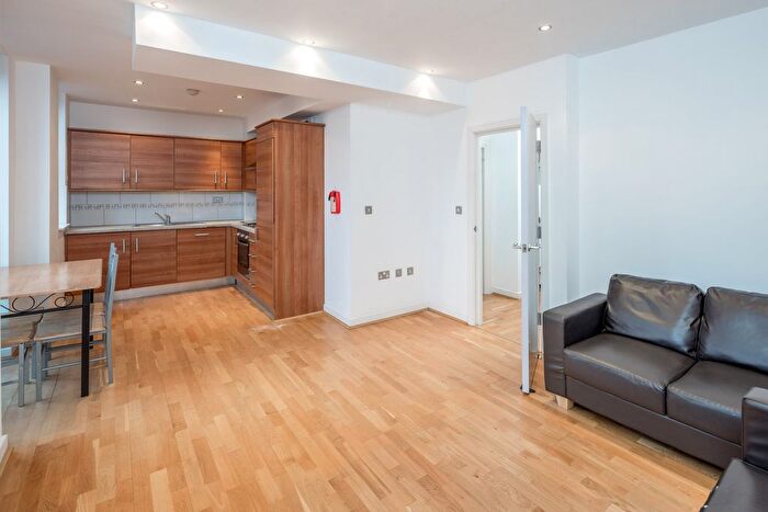 1 Bedroom Flat To Rent In Fieldgate Street, Liverpool Street, E1