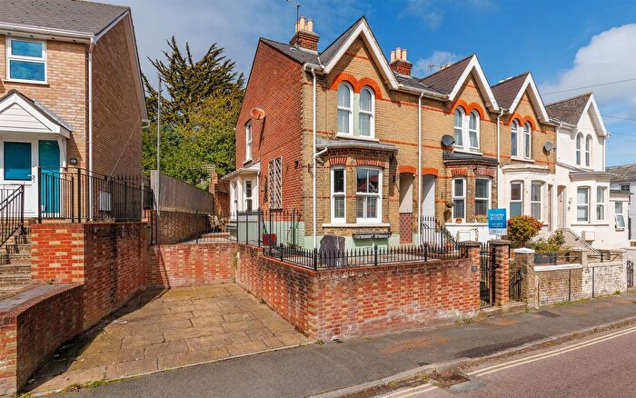 2 Bedroom End Terrace House For Sale In St. Marys Road, Cowes, PO31