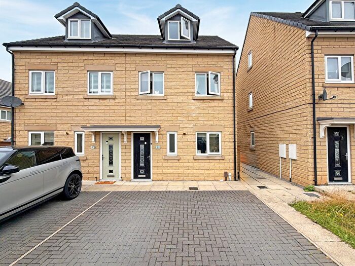 3 Bedroom Semi-Detached House For Sale In St Teresas Close, Hartlepool, TS25