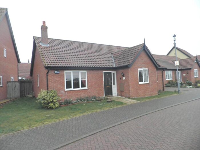 3 Bedroom Bungalow To Rent In Mileham Drive, Aylsham, Norwich, NR11