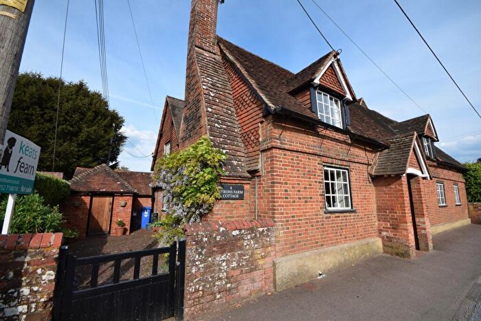 3 Bedroom Semi-Detached House For Sale In Dippenhall Street, Crondall, Farnham, Hampshire, GU10